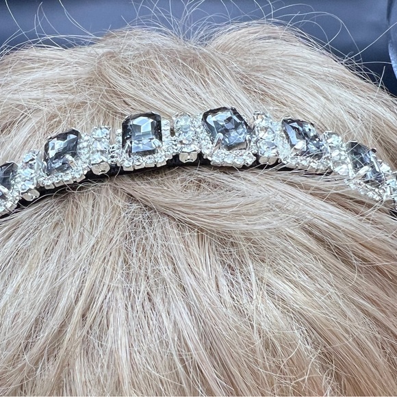 Regal Crystal Beaded Headband - Grey Halo - NWOT - Picture 3 of 4